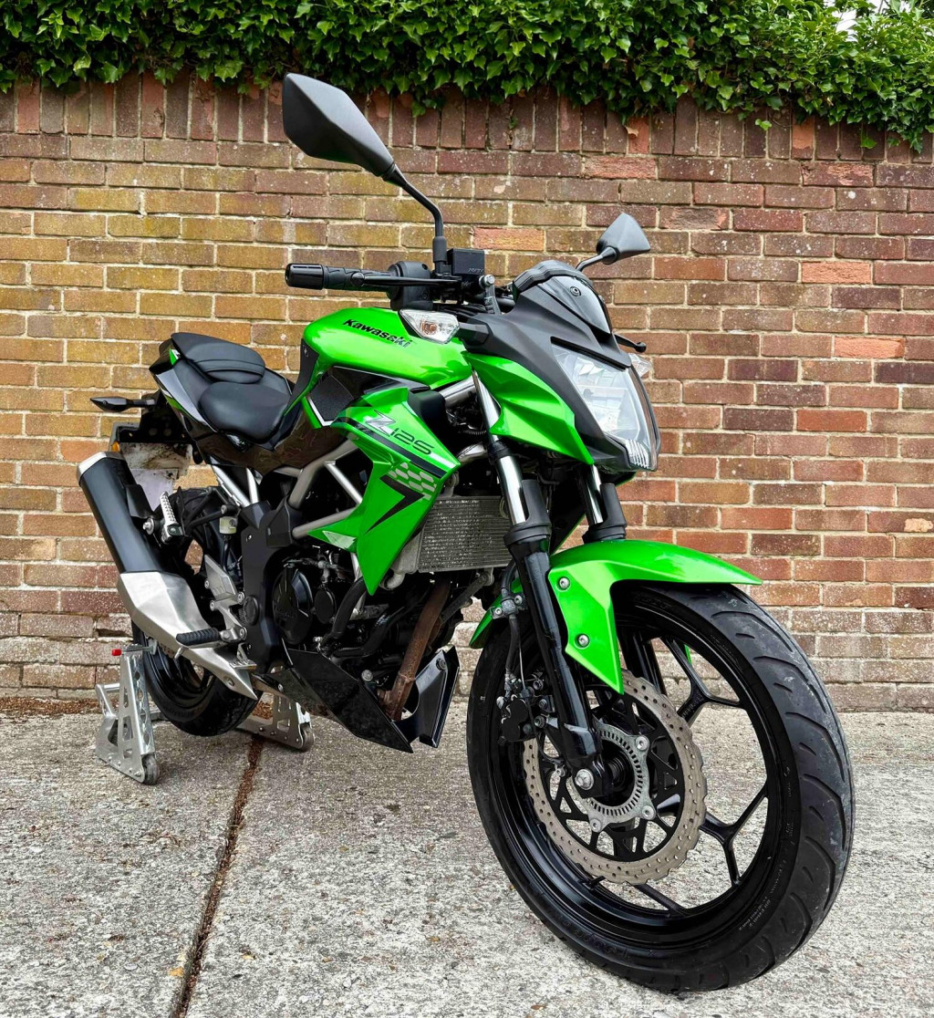 View KAWASAKI Z125 