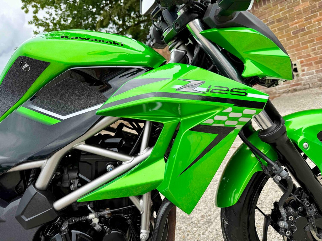 KAWASAKI Z125