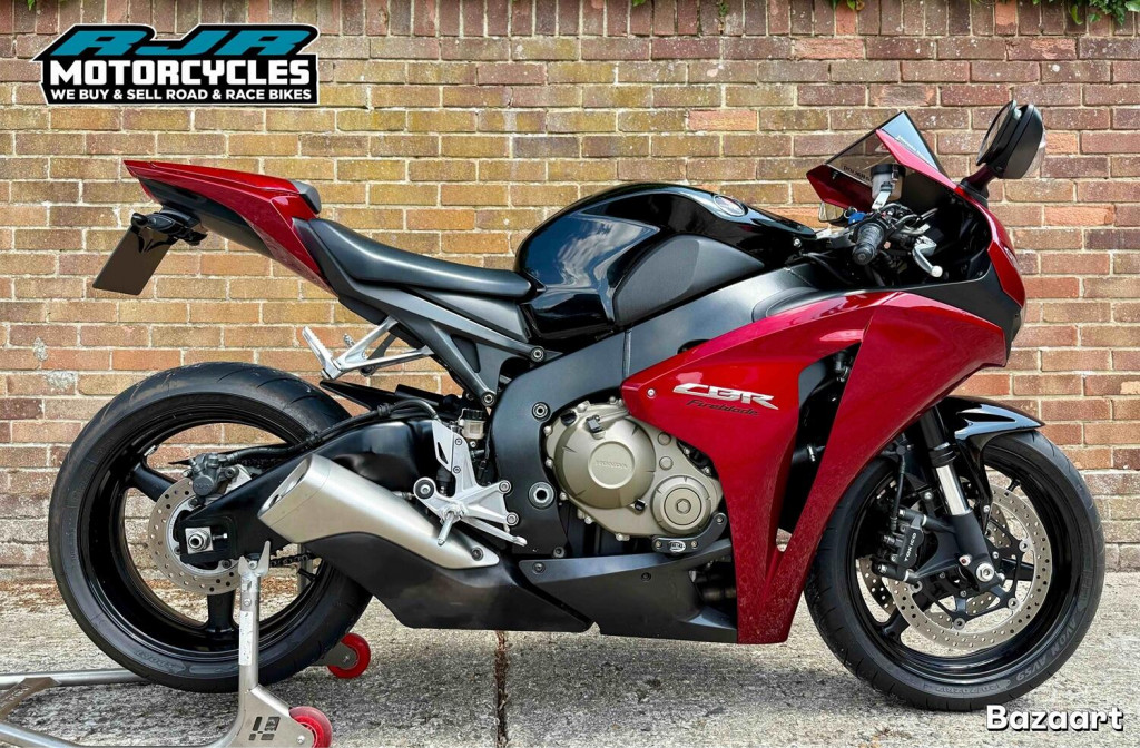 View HONDA CBR1000RR Fireblade 