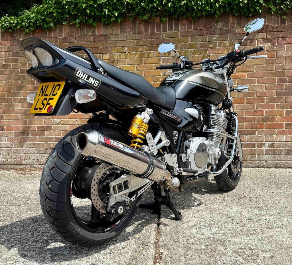 YAMAHA XJR1300