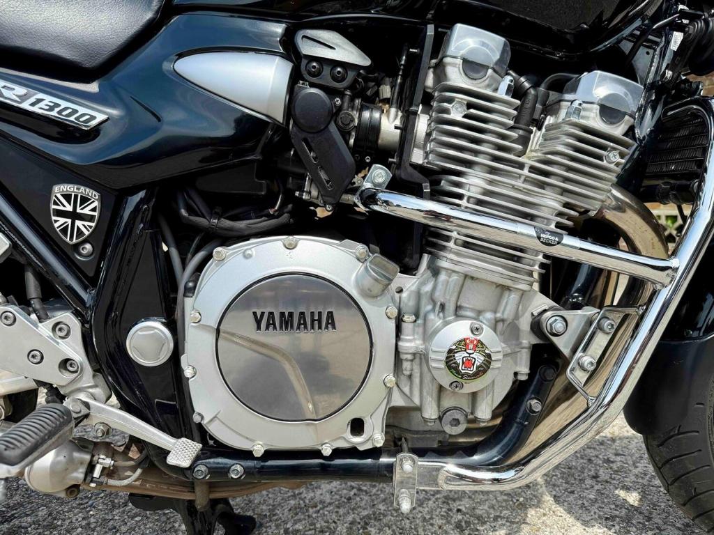 YAMAHA XJR1300