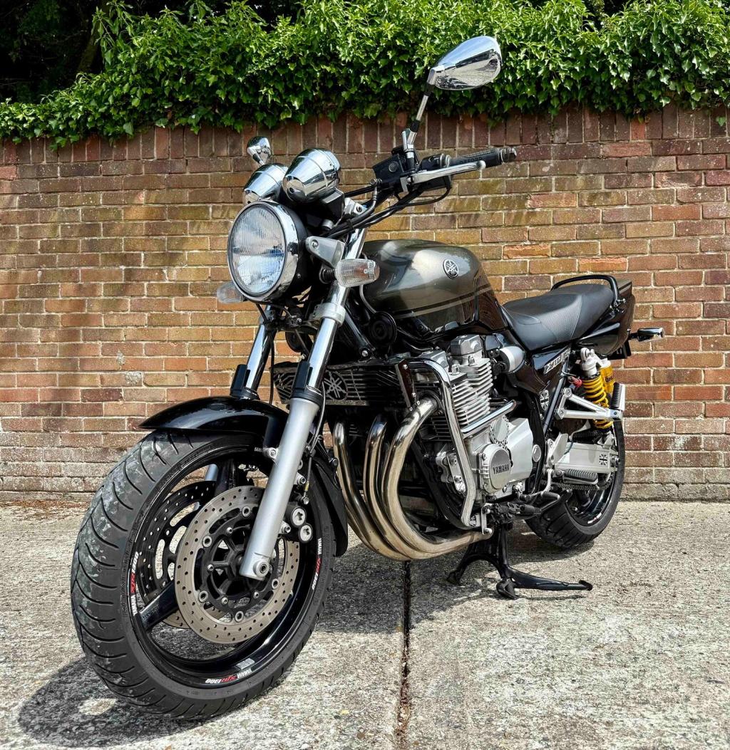 YAMAHA XJR1300