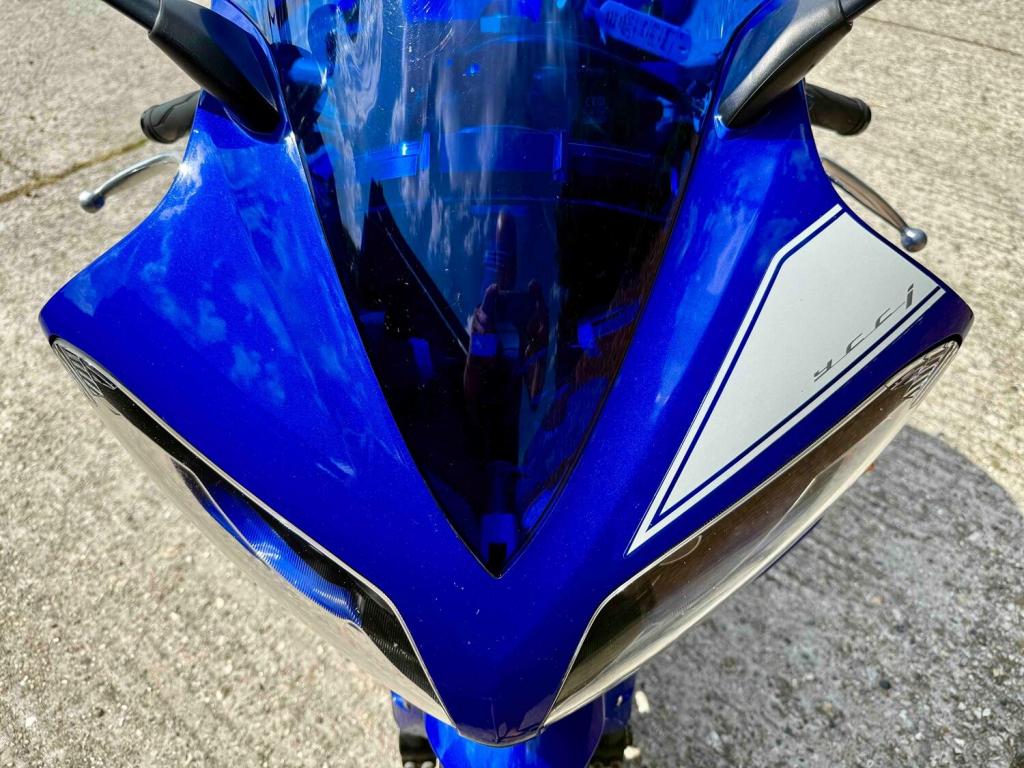 YAMAHA R1