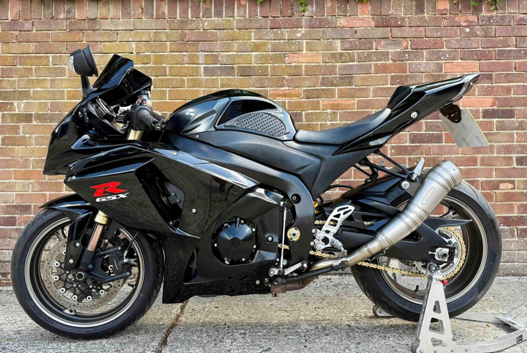 View SUZUKI GSXR1000 