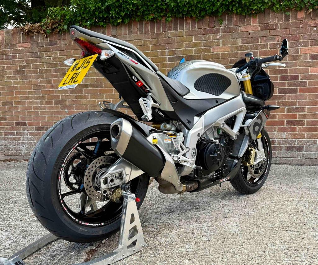 APRILIA Tuono 1100 V4