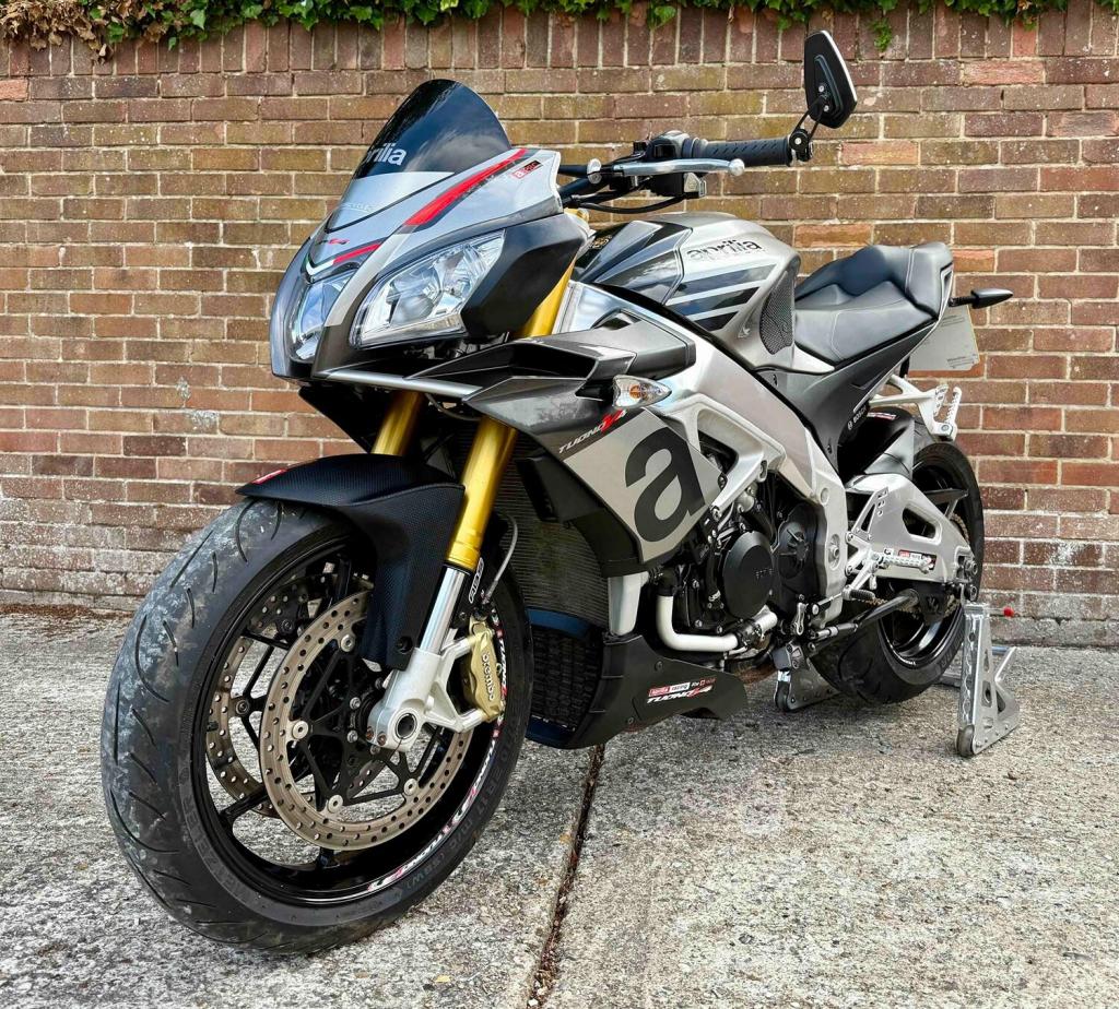 APRILIA Tuono 1100 V4