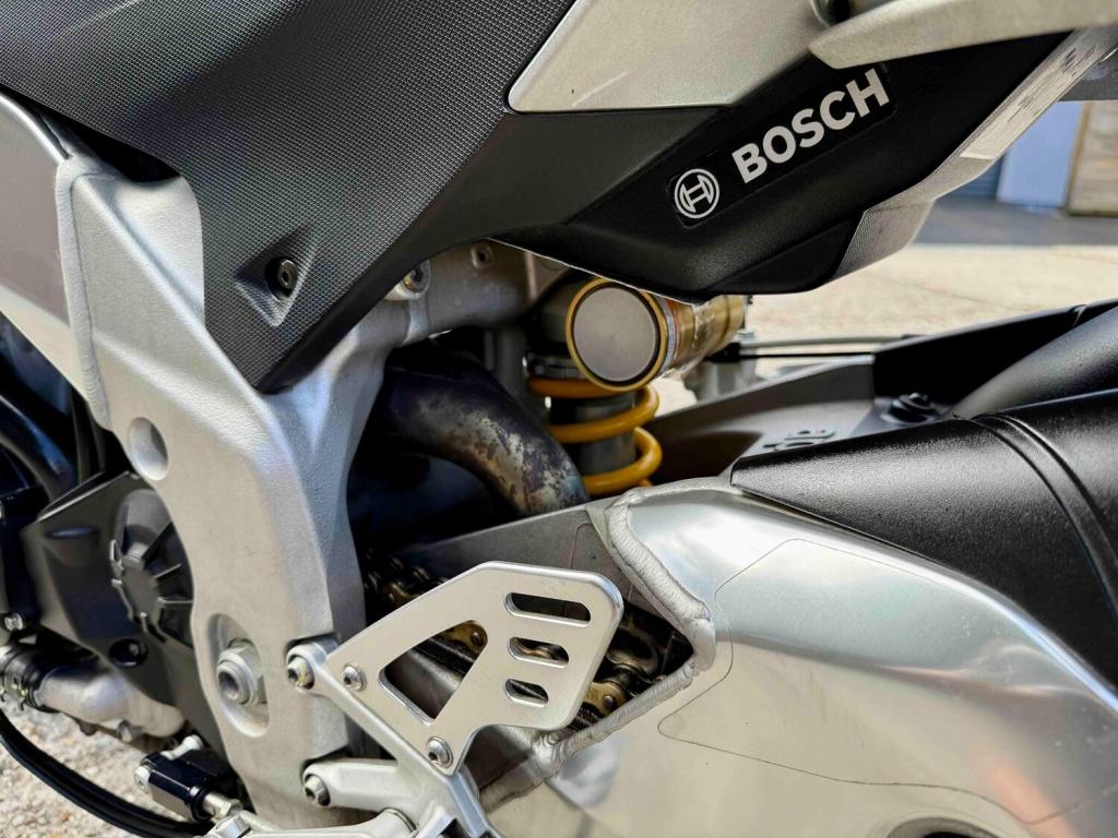 APRILIA Tuono 1100 V4