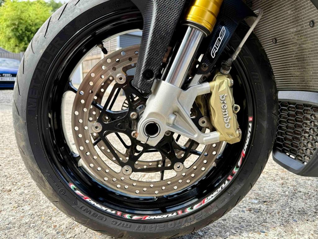 APRILIA Tuono 1100 V4