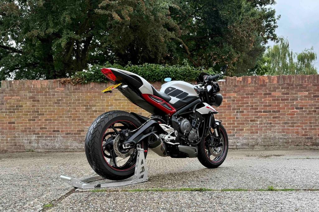 TRIUMPH STREET TRIPLE 765