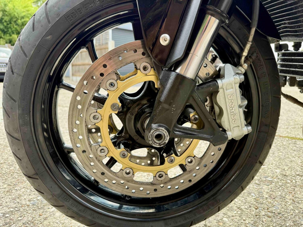 TRIUMPH SPEED TRIPLE 1050