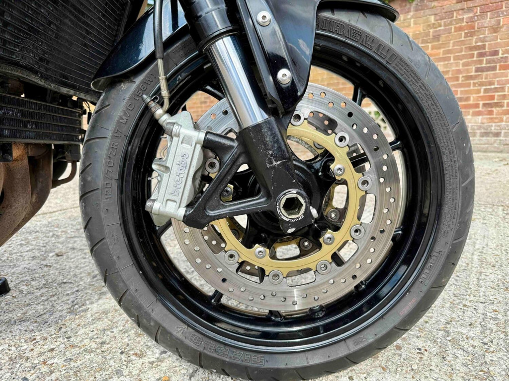 TRIUMPH SPEED TRIPLE 1050