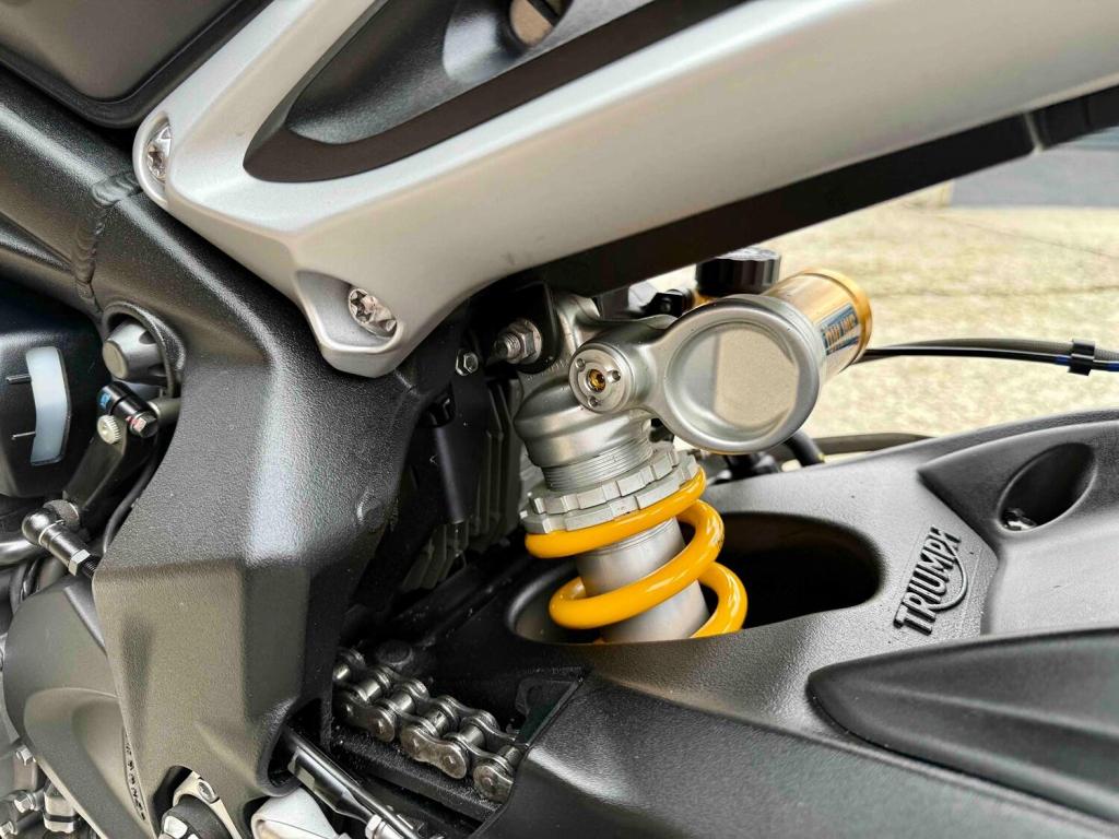 TRIUMPH STREET TRIPLE 765