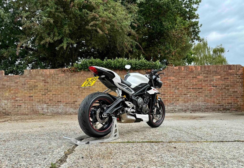 TRIUMPH STREET TRIPLE 765