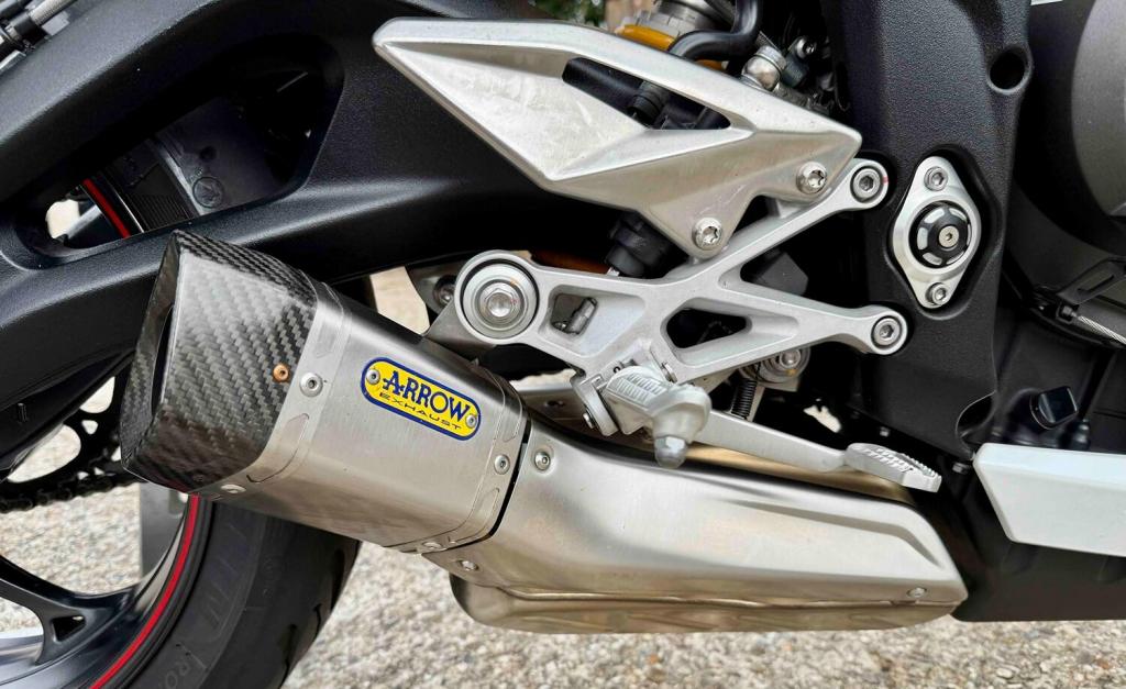 TRIUMPH STREET TRIPLE 765