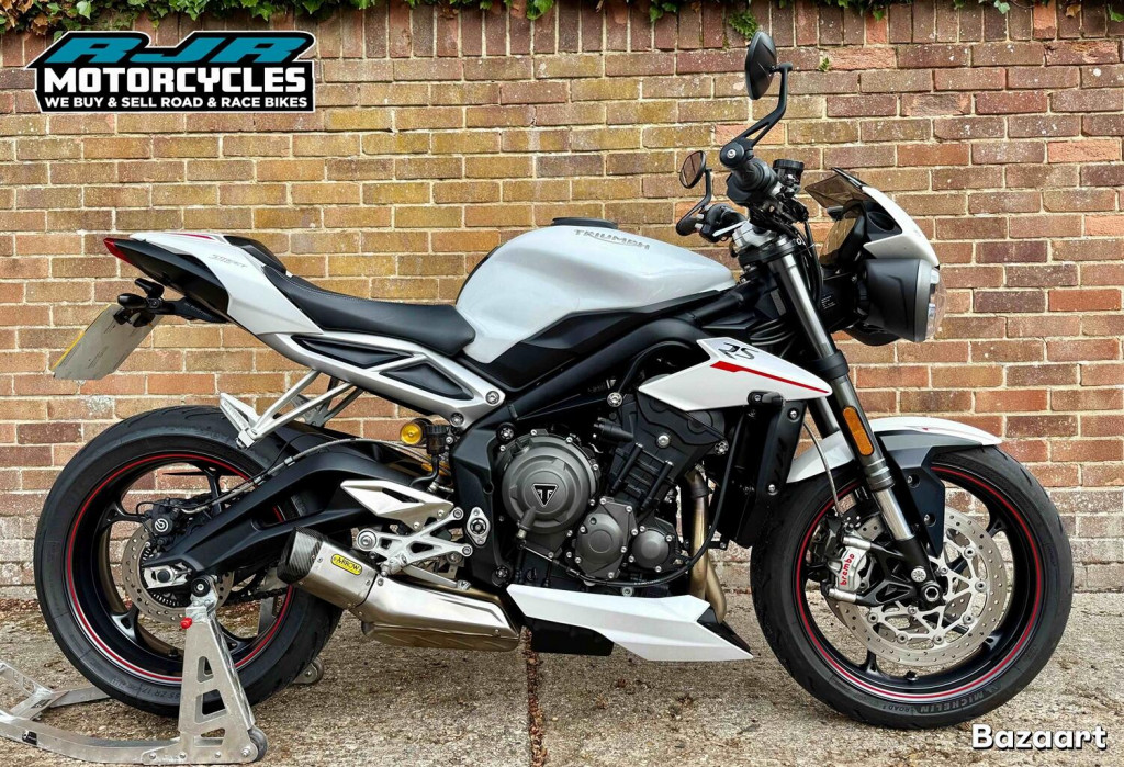 View TRIUMPH STREET TRIPLE 765 RS