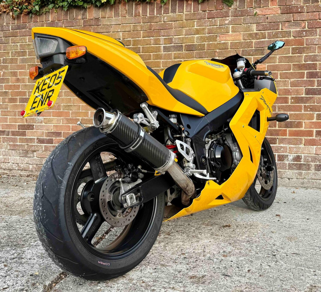 TRIUMPH DAYTONA 650