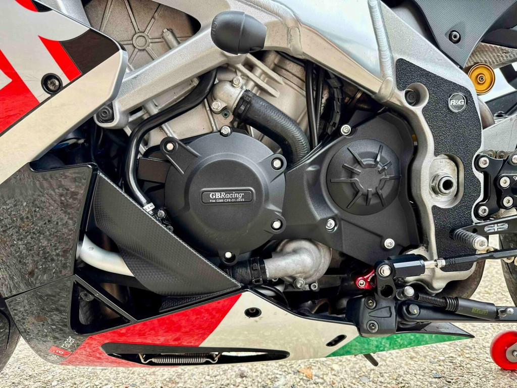 APRILIA RSV4