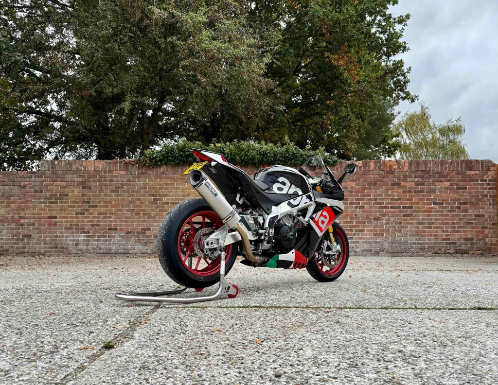 APRILIA RSV4
