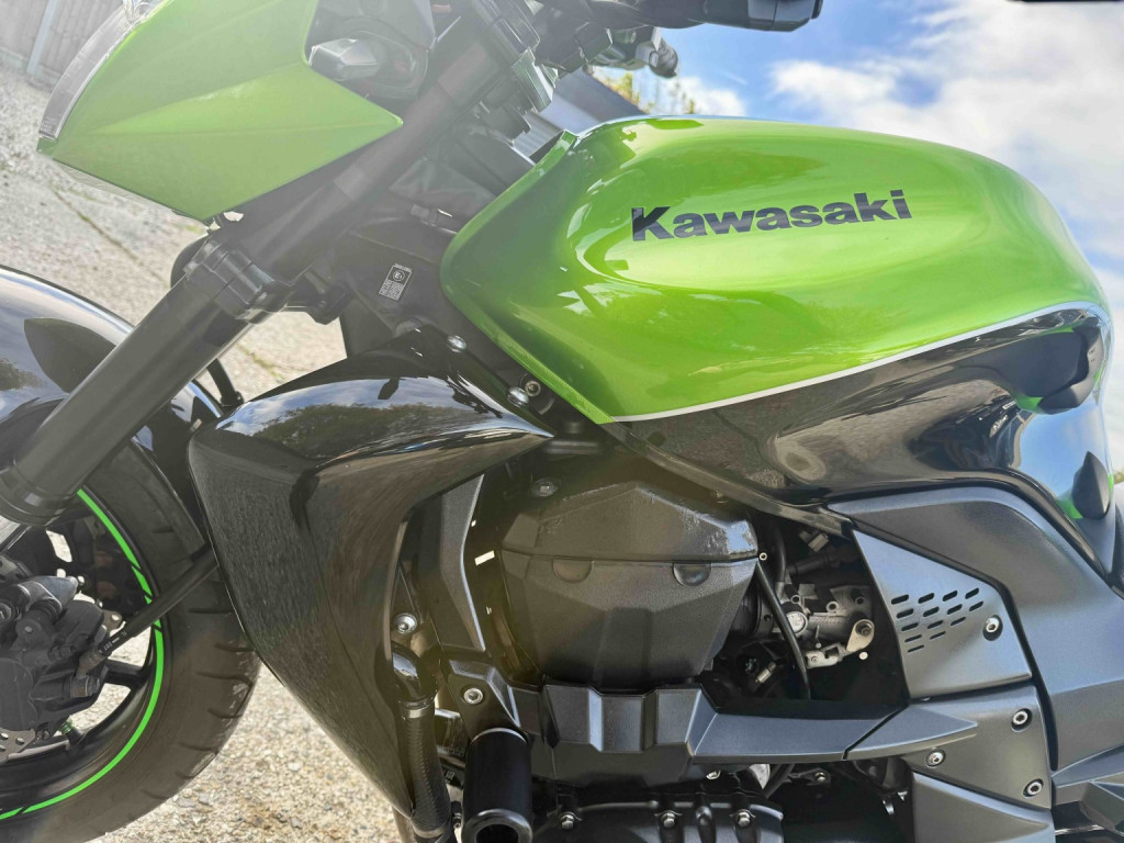 KAWASAKI Z750