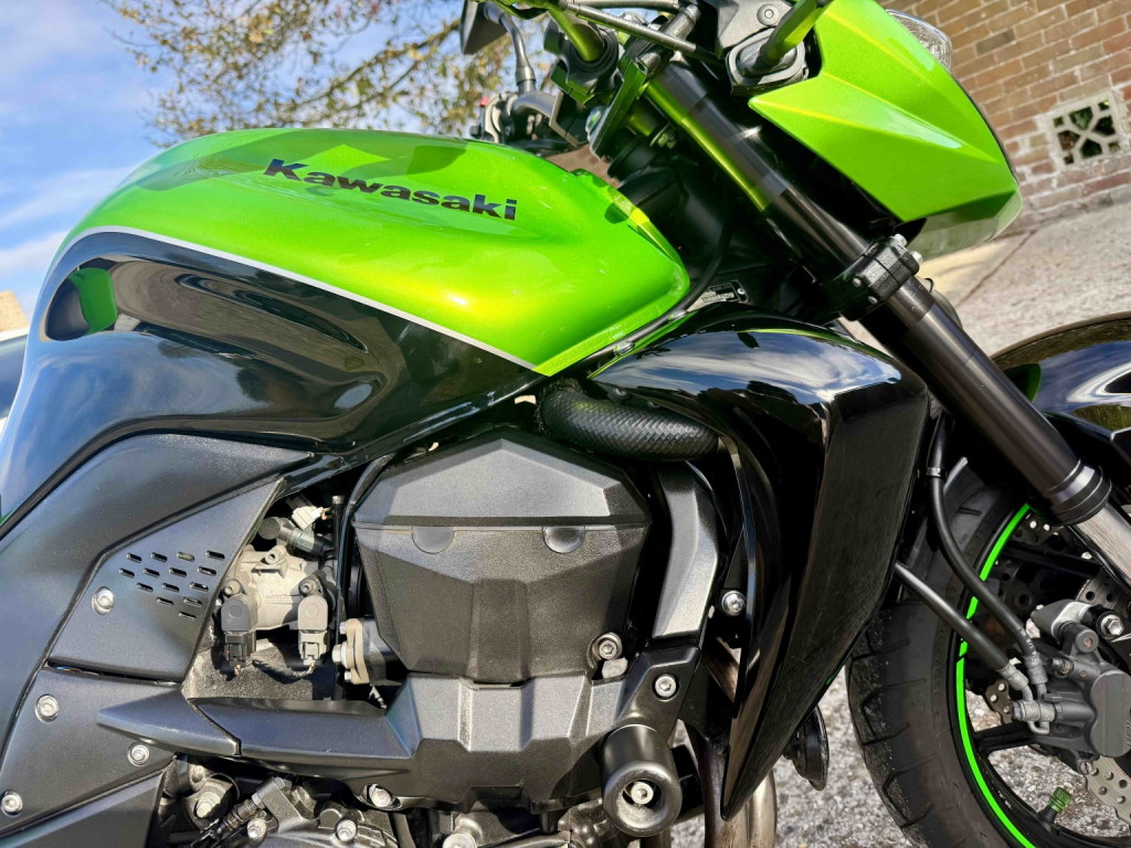KAWASAKI Z750