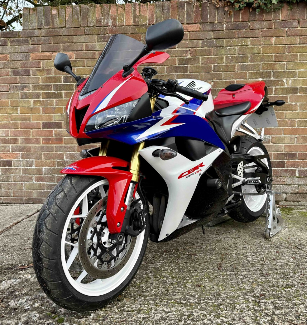 View HONDA CBR600RR 
