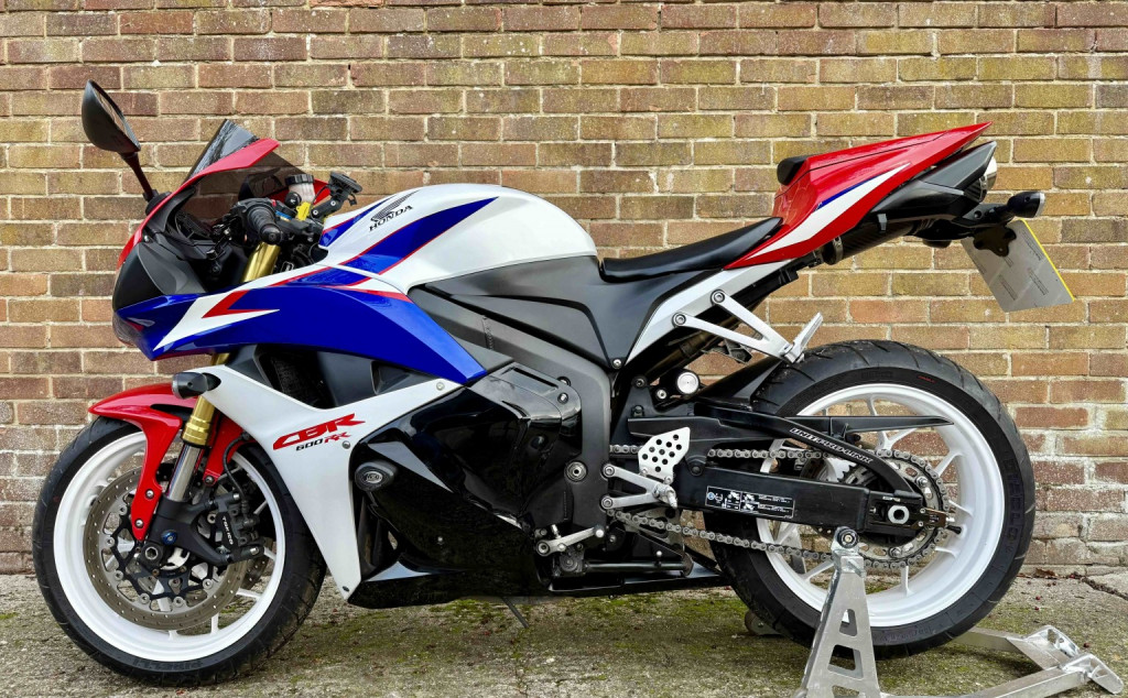 View HONDA CBR600RR 