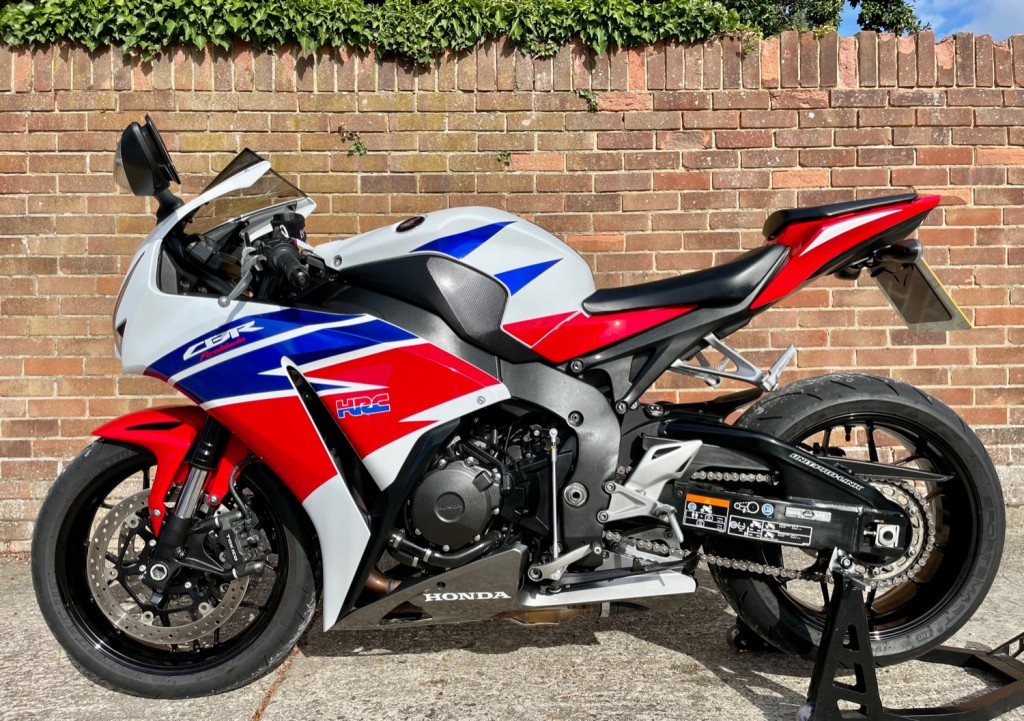 View HONDA CBR 1000 RR-F