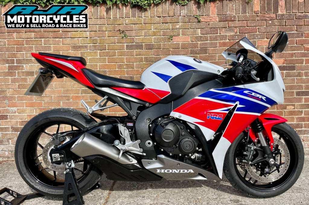 View HONDA CBR 1000 RR-F