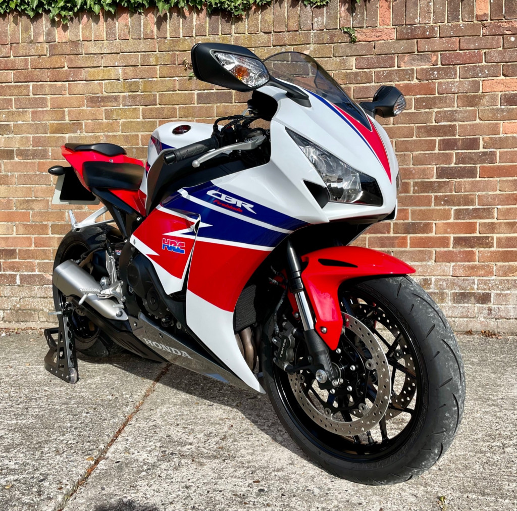 View HONDA CBR 1000 RR-F