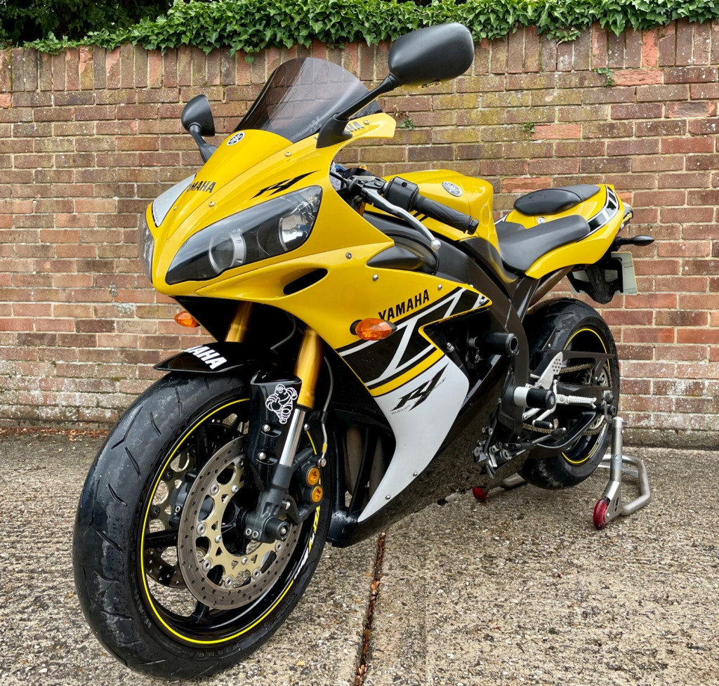 YAMAHA YZF-R1