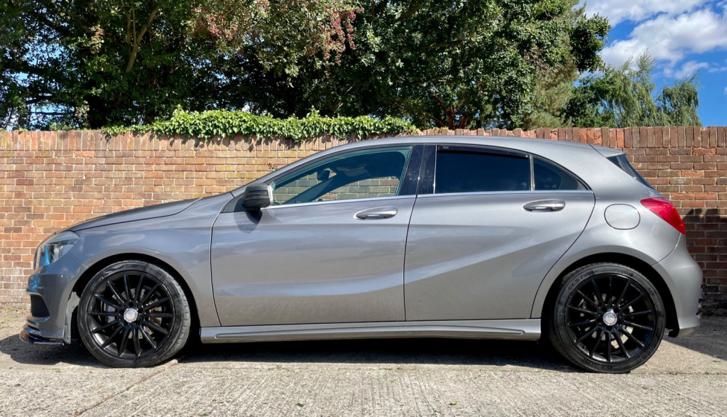 View MERCEDES-BENZ A CLASS A180 CDI BLUEEFFICIENCY AMG SPORT