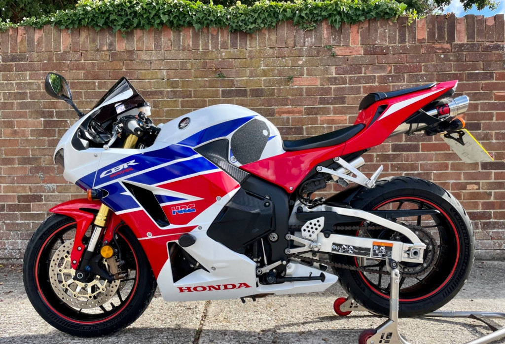 View HONDA CBR 600 RA-D