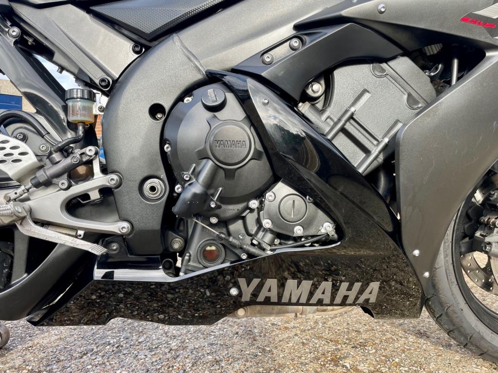 YAMAHA YZF