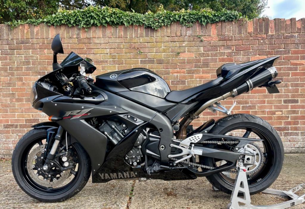 View YAMAHA YZF R1 2006