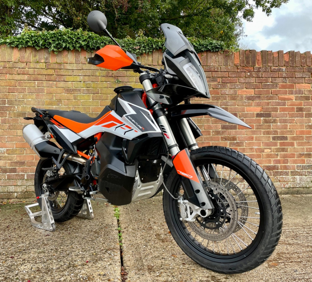 View KTM Adventure 790 ADVENTURE R 19
