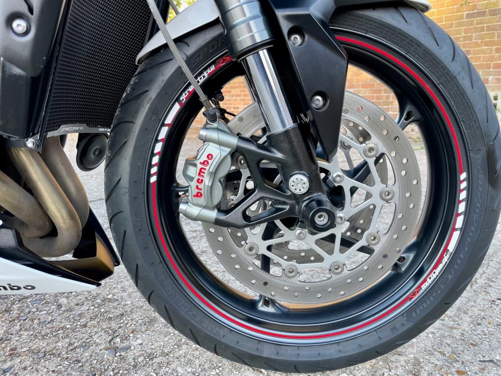 TRIUMPH Street Triple