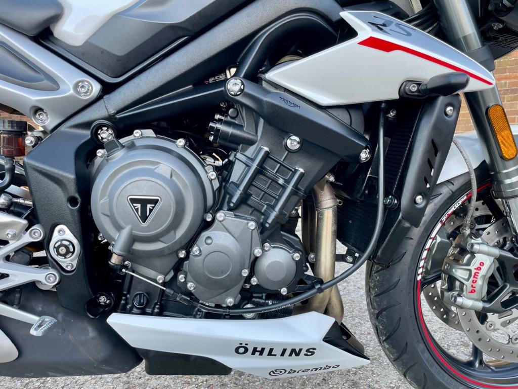 TRIUMPH Street Triple