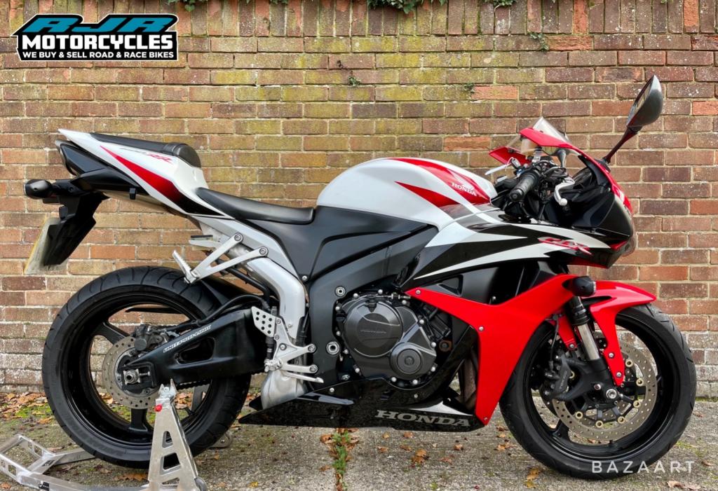 View HONDA CBR 600 RR-8