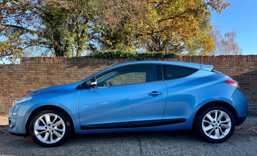 View RENAULT MEGANE DYNAMIQUE TOMTOM DCI