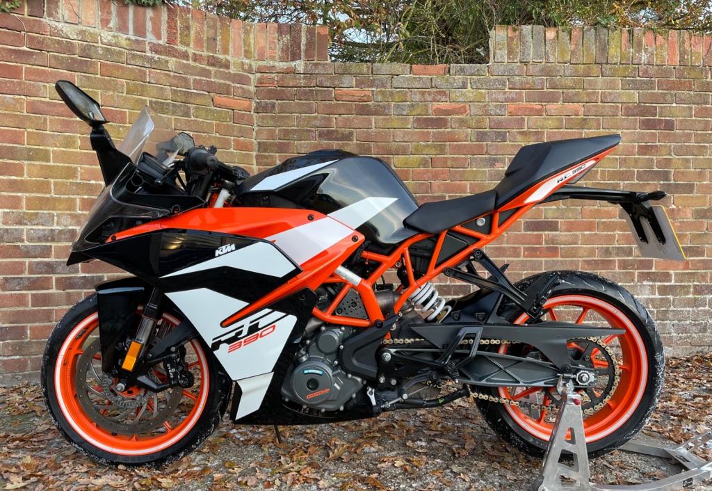 View KTM RC 390 -
