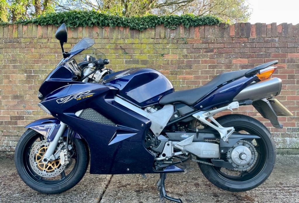 View HONDA VFR 800FA-2