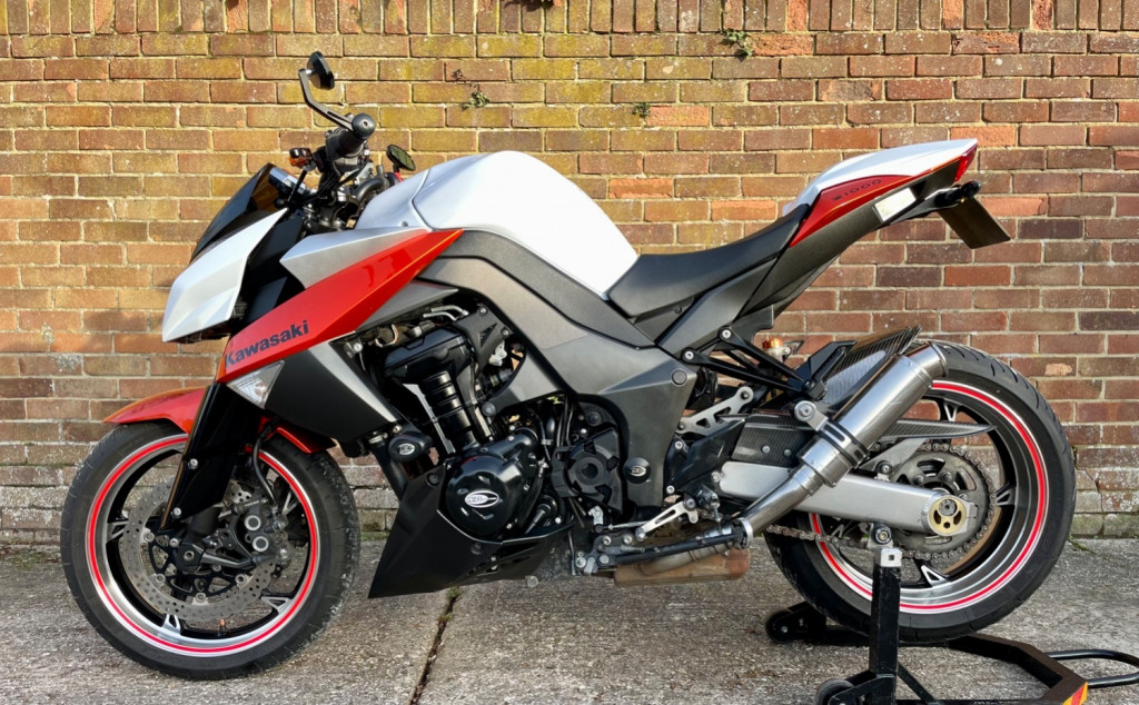 View KAWASAKI ZR 1000 DAF