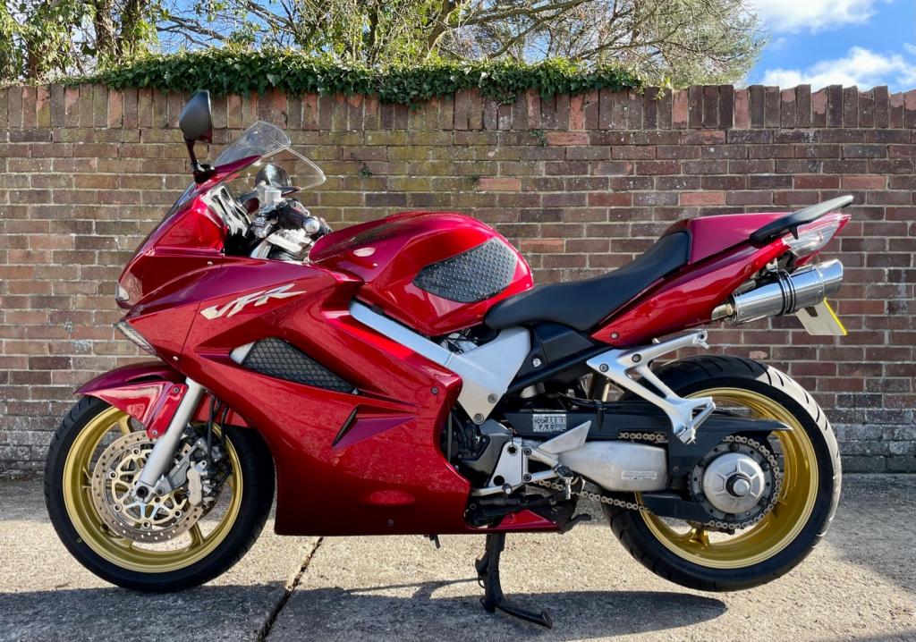 View HONDA VFR800F V TEC