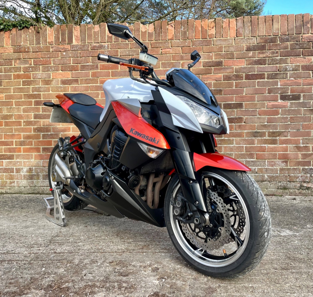 View KAWASAKI ZR 1000 DAF