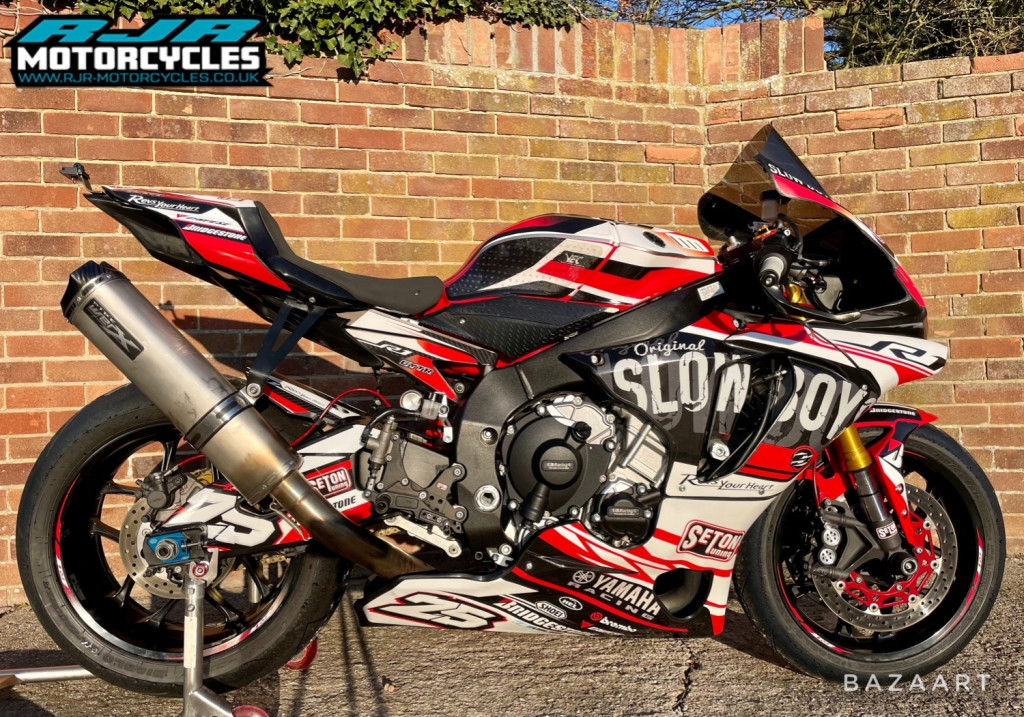 View YAMAHA YZF R1 15