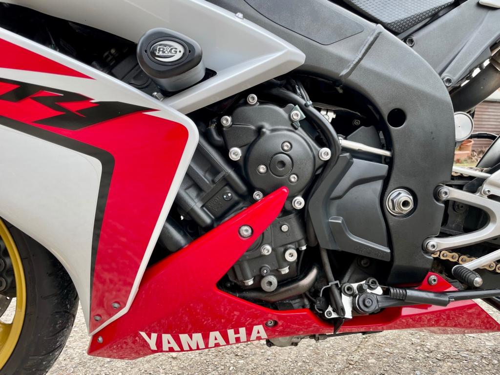 YAMAHA YZF
