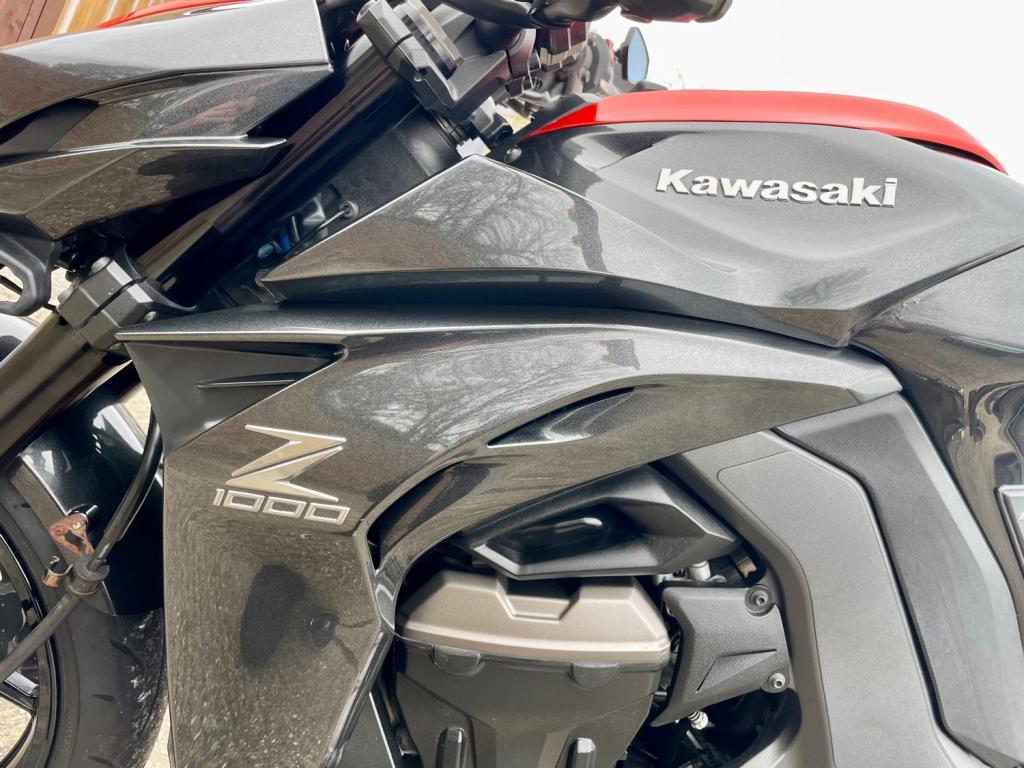 KAWASAKI ZR