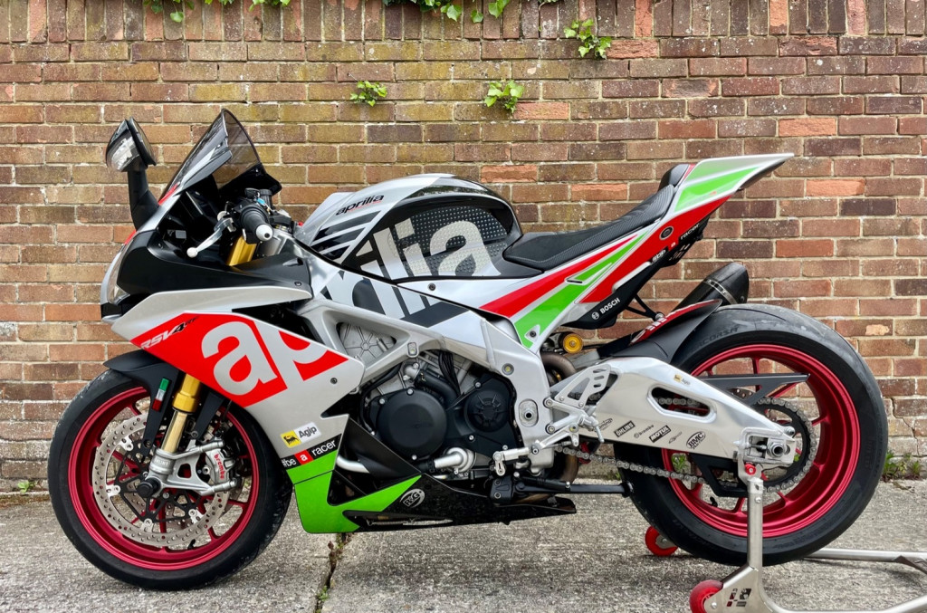 View APRILIA RSV 4 1000 RF