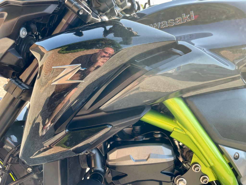 KAWASAKI ZR