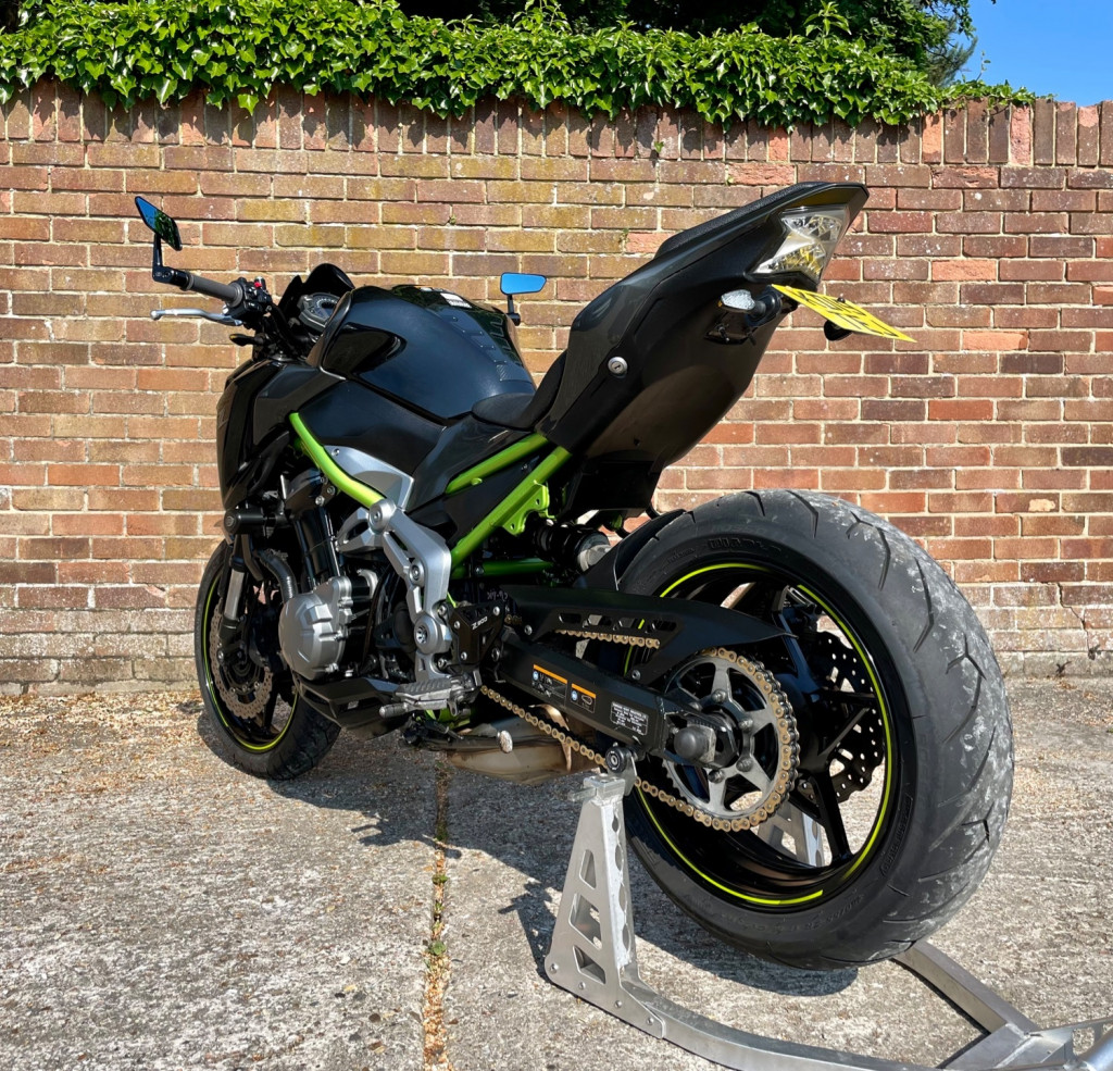KAWASAKI ZR